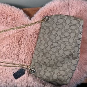 Brand new Coach Charley signature Crossbody shoulder-F55663 with gold stripes